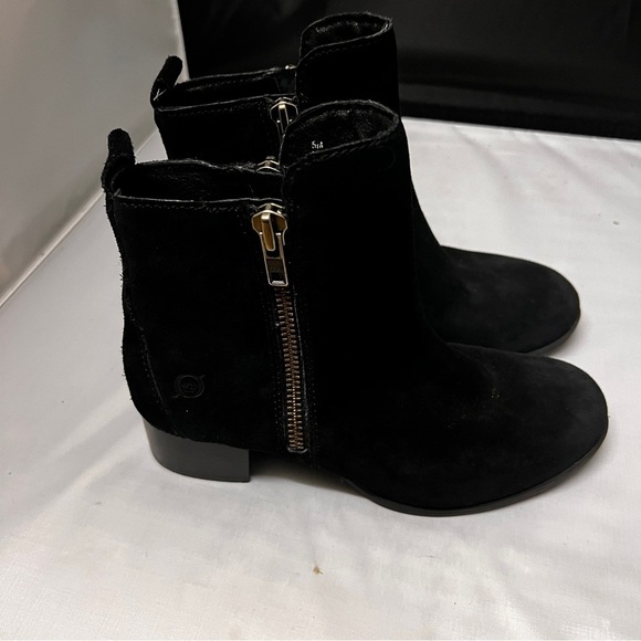 Womens 6 M Born Landa Black Suede Double Zipper Fashion Ankle Bootie Boots EUC - Picture 1 of 6